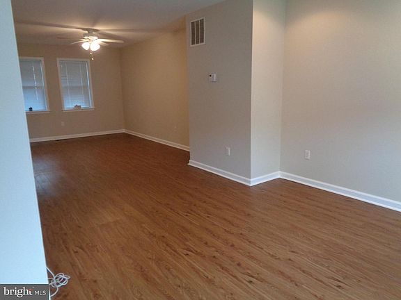 3rd image of 2993 Yorkway