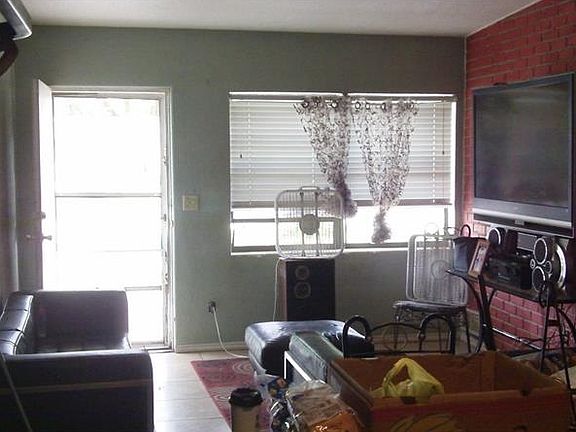 3rd image of 3901 Ravenwood Ave