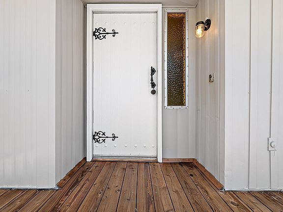 5th image of 300 Stony Point Road #248