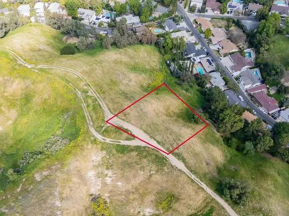 San Sebastian Dr, Woodland Hills, CA 91364