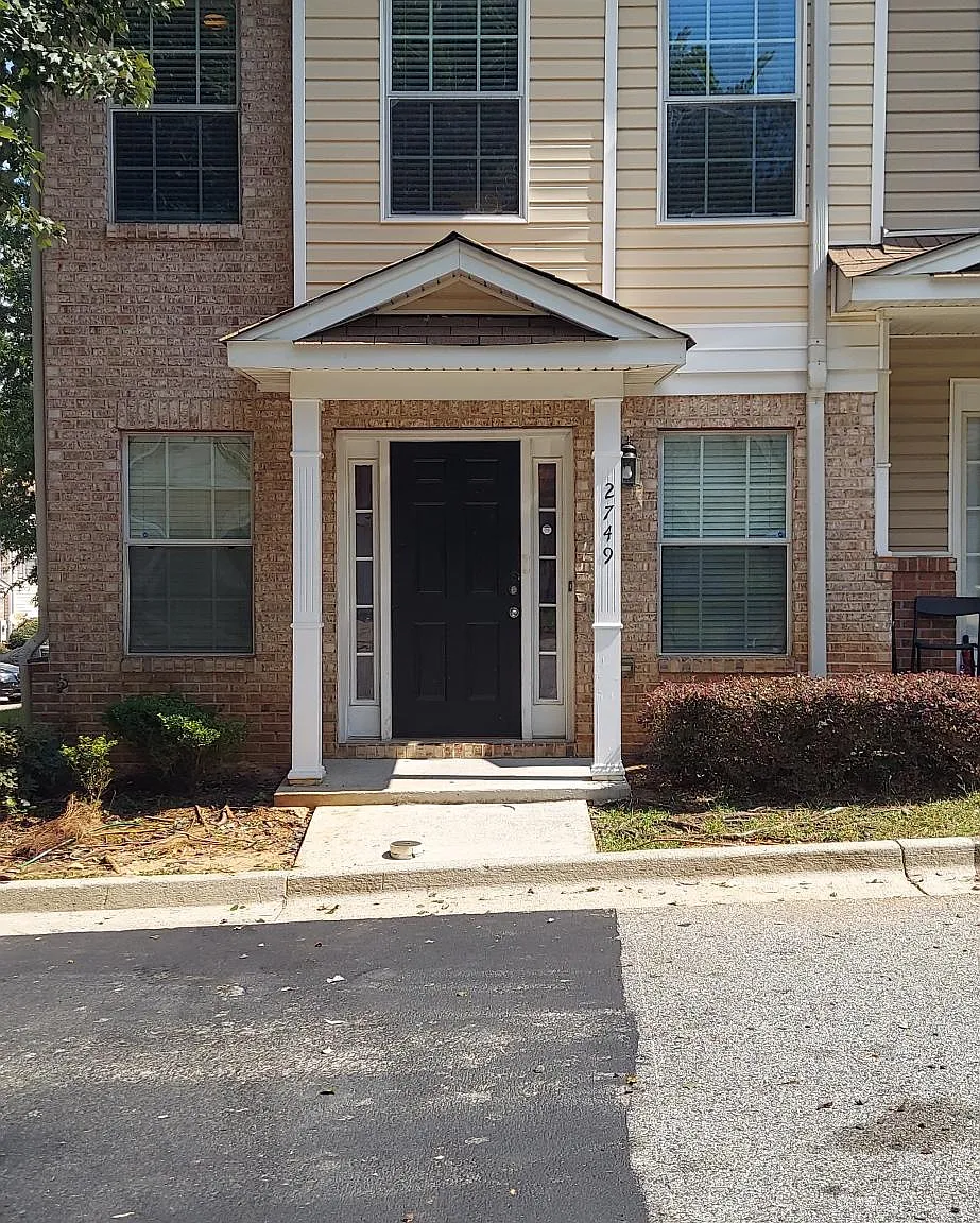 2 bed, 2.5 bath, 1560 sqft, $1,500 — Photo 1