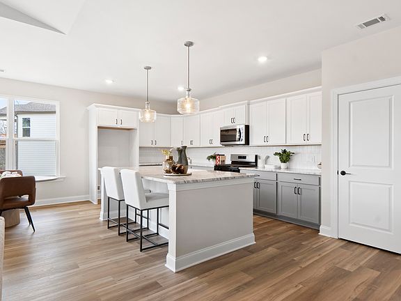 2nd image of 6933 Mercedes Ln