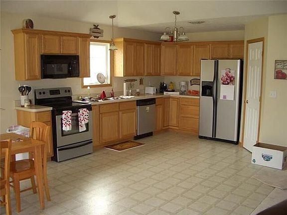 2nd image of 124 Elderberry Dr