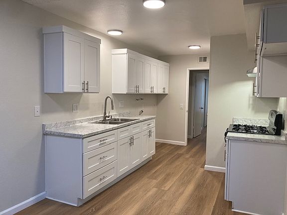 3rd image of 187 Cameron Ct