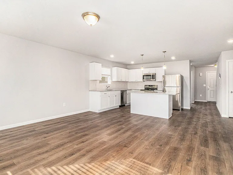 507 Burr St — Photo 8