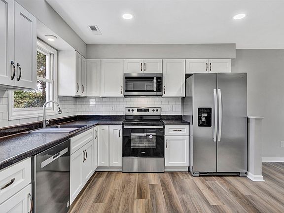 4th image of 4409 Old Virginia St NE