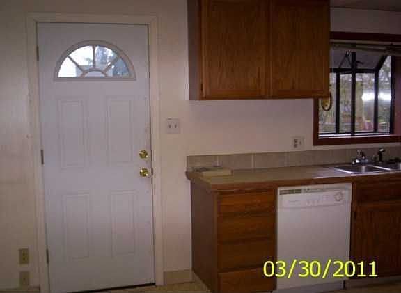4th image of 2915 E North St