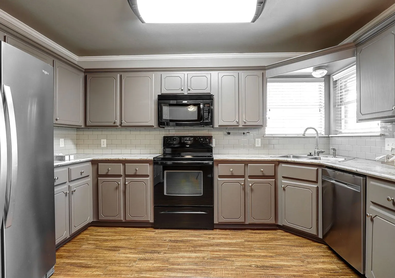 Coming Soon! 3 Bedroom 2 Bathroom House In Pgisd! — Photo 3