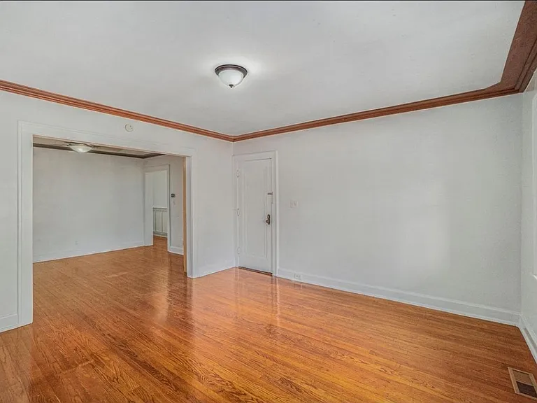 317 E 43rd St #1E — Photo 7