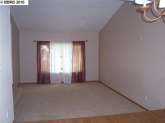2nd image of 2339 Peachtree Cir