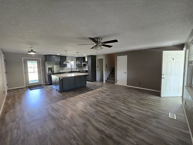 5222 W Wolfe St — Photo 3