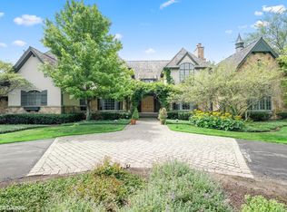 2 Broadleys Ct, Bannockburn, IL 60015