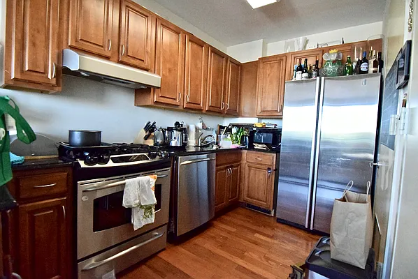 Rented by Safdie Realty Group | media 3