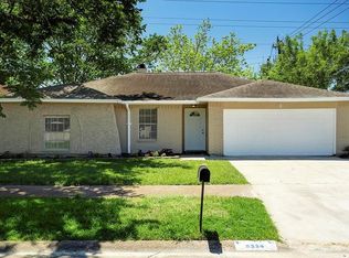 8334 Oakhaven Rd, La Porte, TX 77571