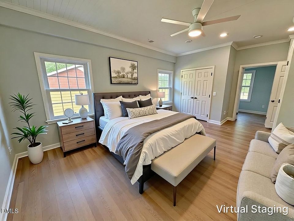 1st image of 319 Reade Dr