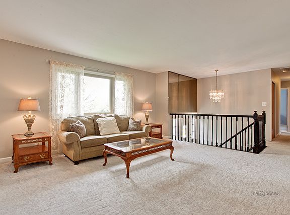 5th image of 1730 Shorewood Dr W