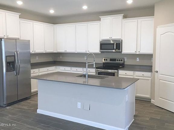 4th image of 1318 Kendall Dr