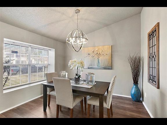 3rd image of 1012 Brae Loch Dr