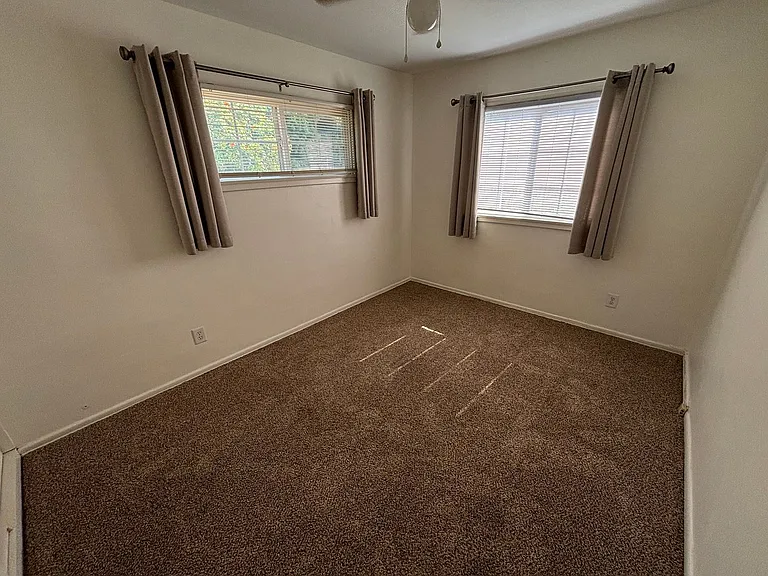 4527 Avon St — Photo 17
