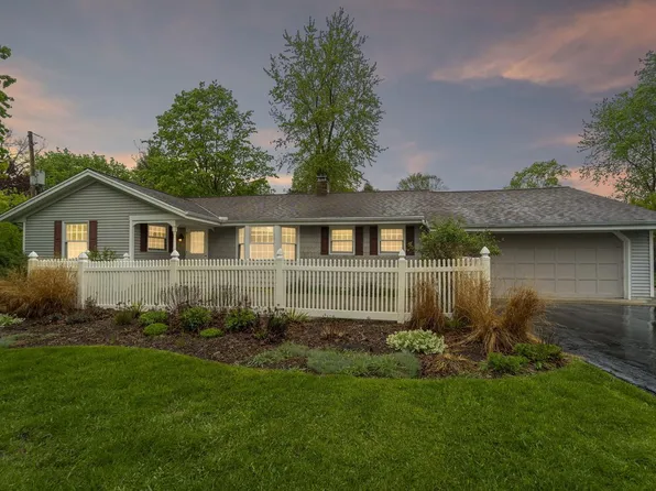 4518 West Laverna AVENUE, Mequon, WI 53092