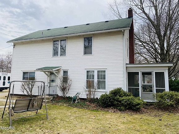 3rd image of 3339 Coit Ave NE