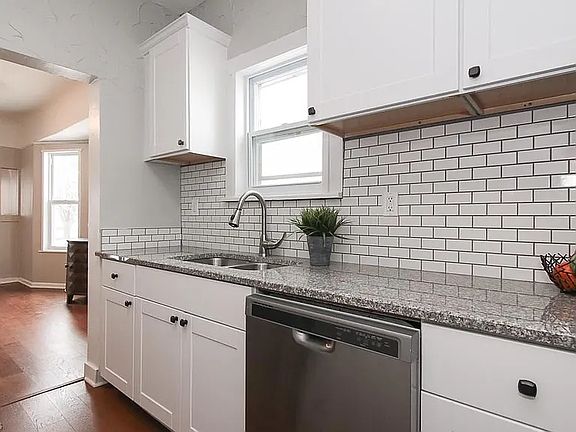 5th image of 1431 Rosewood Ave