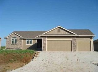 4610 S Dwight Dr, Manhattan, KS 66502