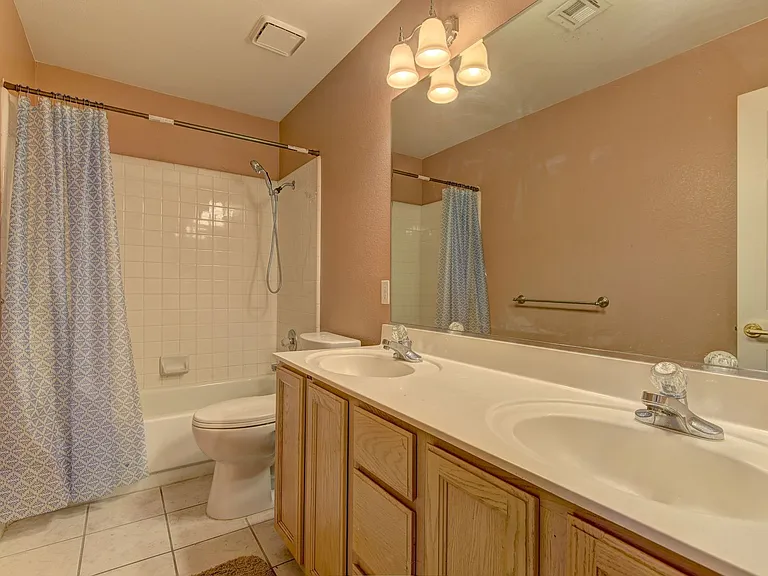 7928 Villa Finestra Dr — Photo 20