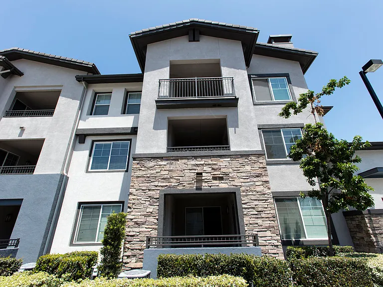 The Grove Apartments — Photo 48