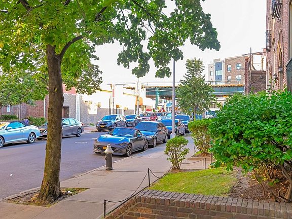 4th image of 37-52 85th St #31