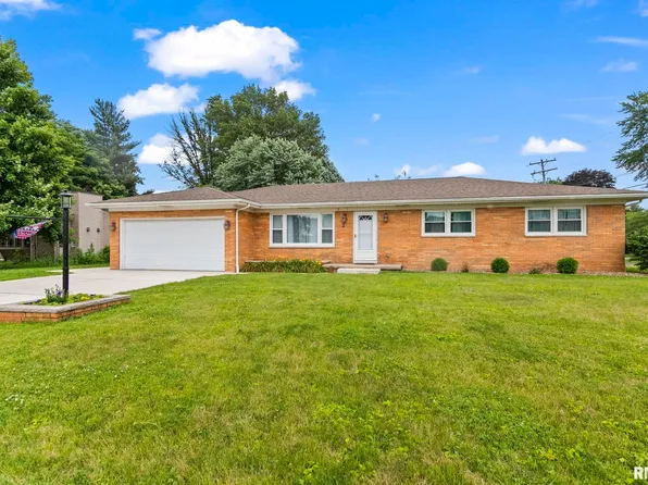 2 Evergreen Ct, Williamsville, IL 62693