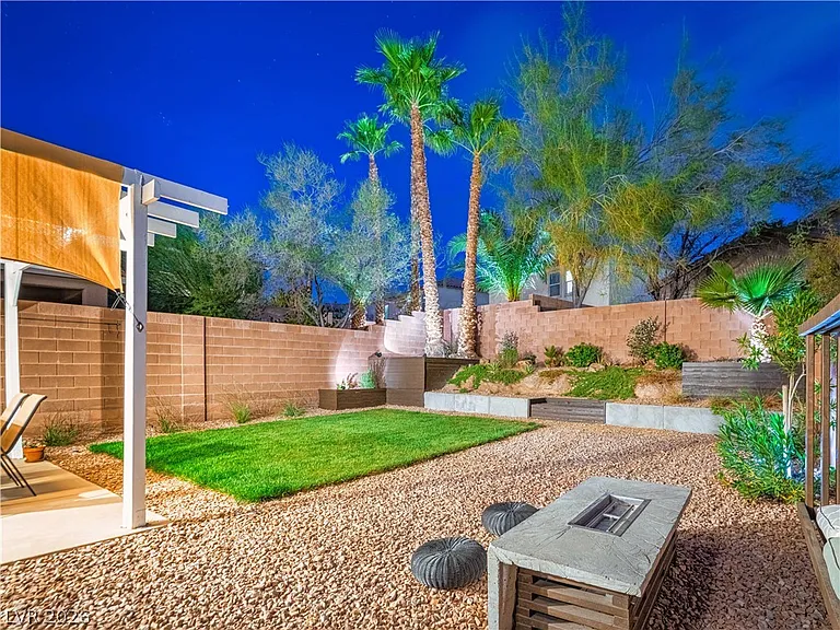 11220 Salentino Ave — Photo 29