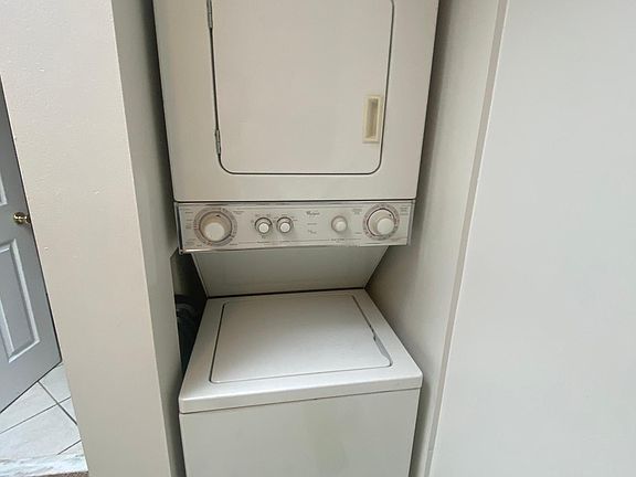 2nd image of 2758 Evaline St APT 9