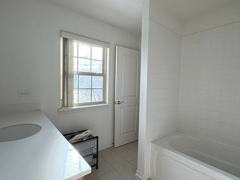 2573 Waterbury Ln — Photo 11