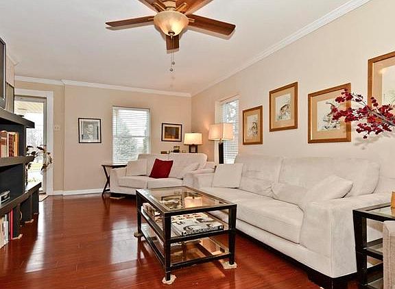 5th image of 3001 Endicott Ave