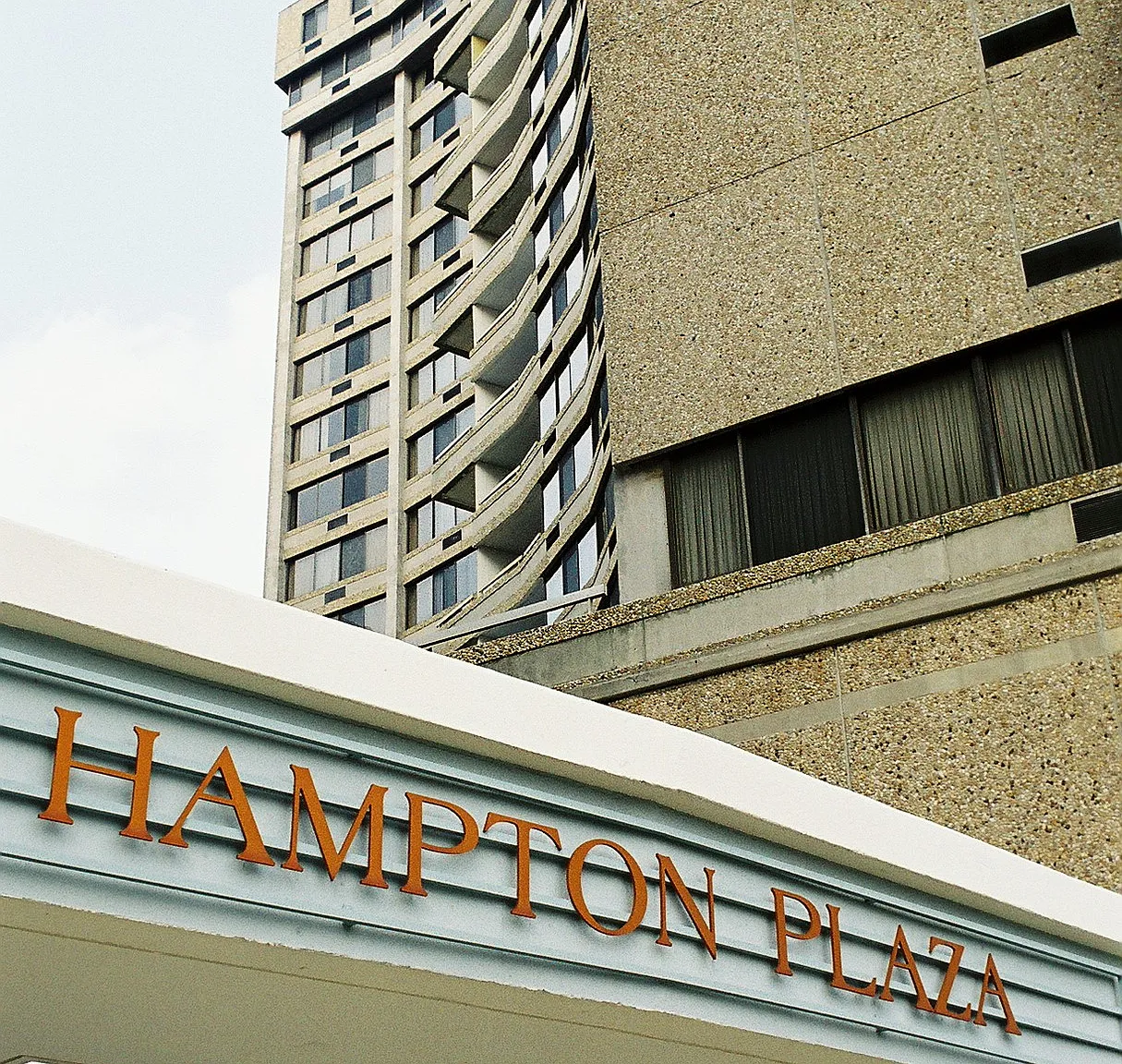 Hampton Plaza — Photo 2