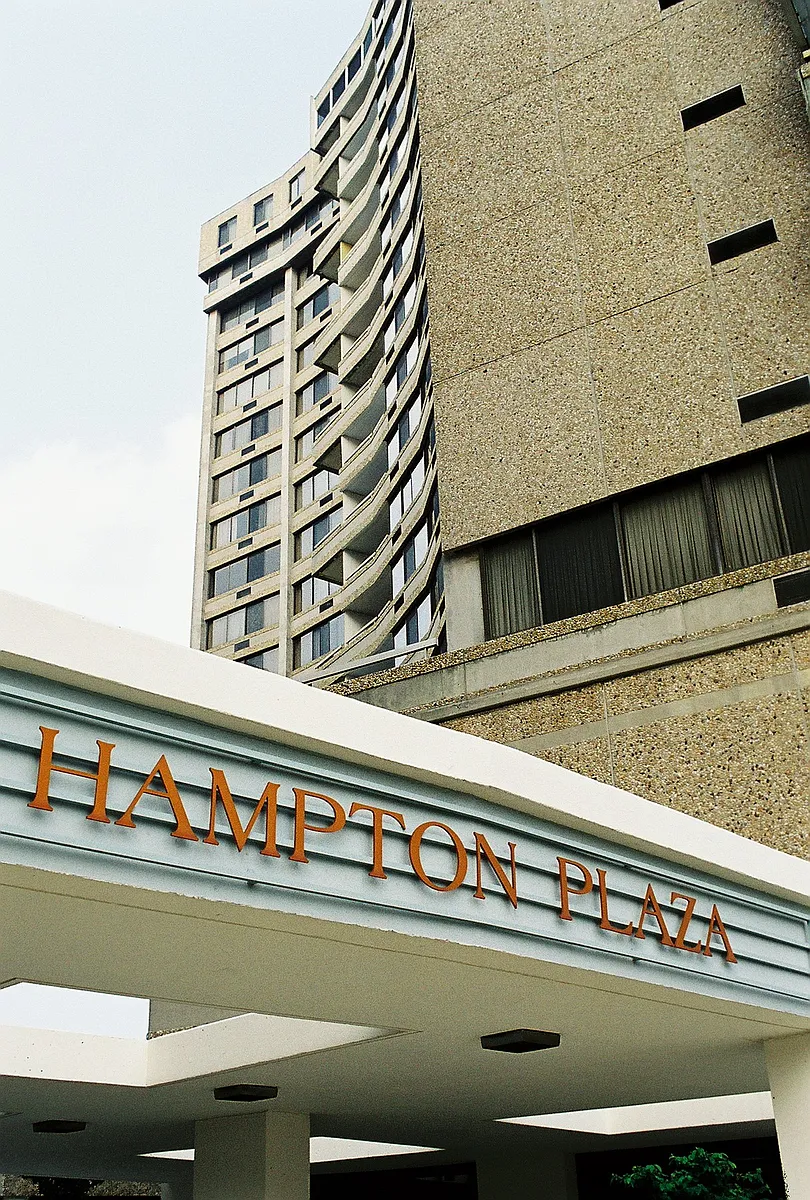 Building Photo - Hampton Plaza