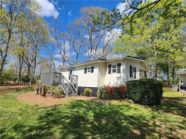 5525 Saddle Club Rd, Gainesville, GA 30506