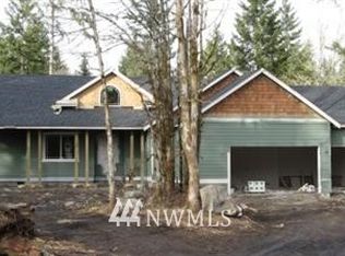 701 Grove Ln, Rainier, WA 98576