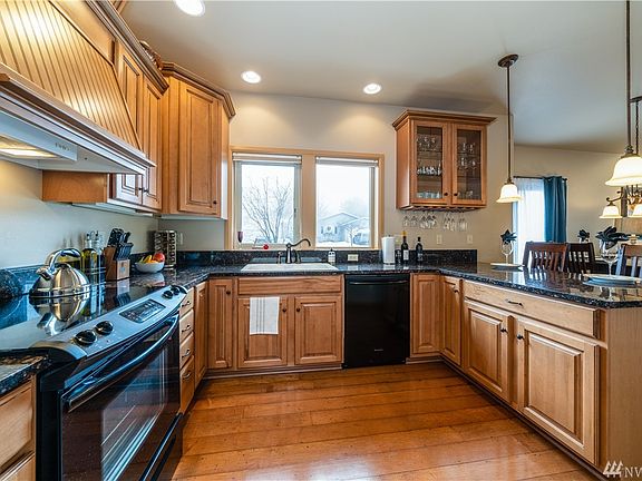 4th image of 113 E Raymond St #1C