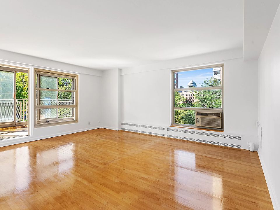1st image of 90 La Salle St APT 7G