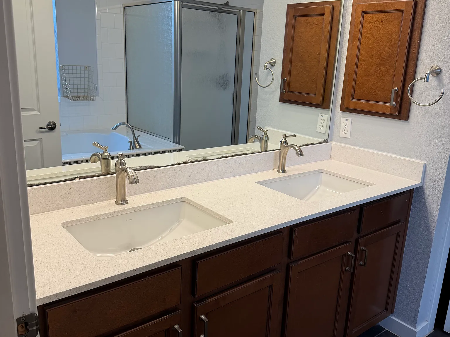 3 bed, 1842 sqft, $4,195 — Photo 3