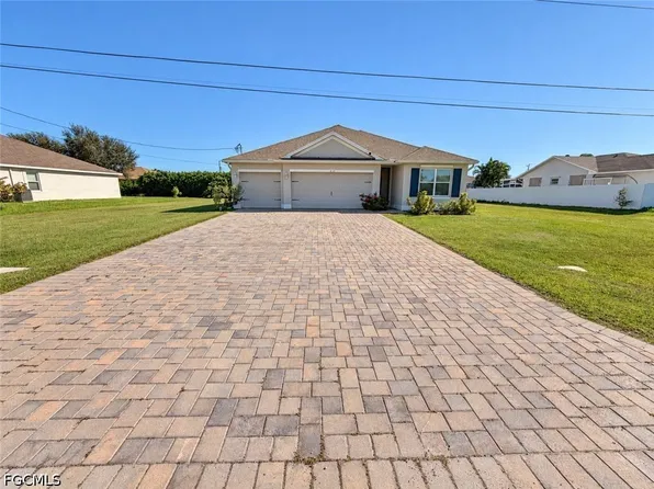 429 NE Juanita Pl, Cape Coral, FL 33909