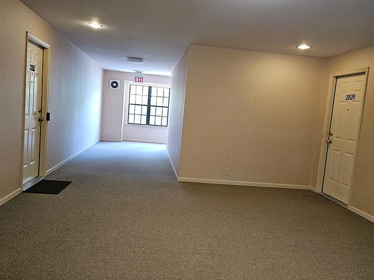 2809 Ridgefield Ct — Photo 33