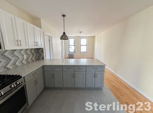3139 35th St APT 3, Astoria, NY 11106