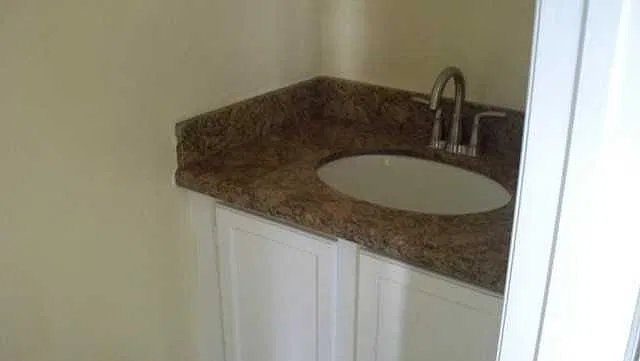 3 bed, 2.5 bath, 2059 sqft, $2,595 — Photo 2