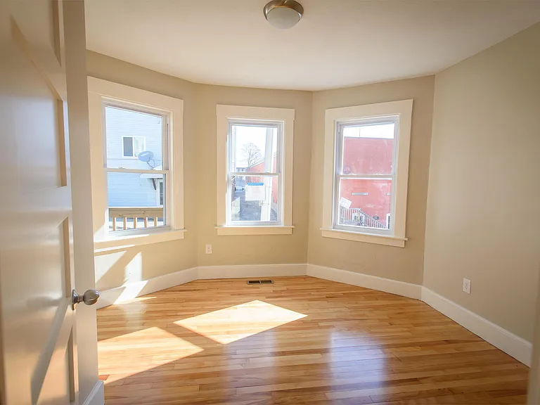 3 Seward St #1 — Photo 5