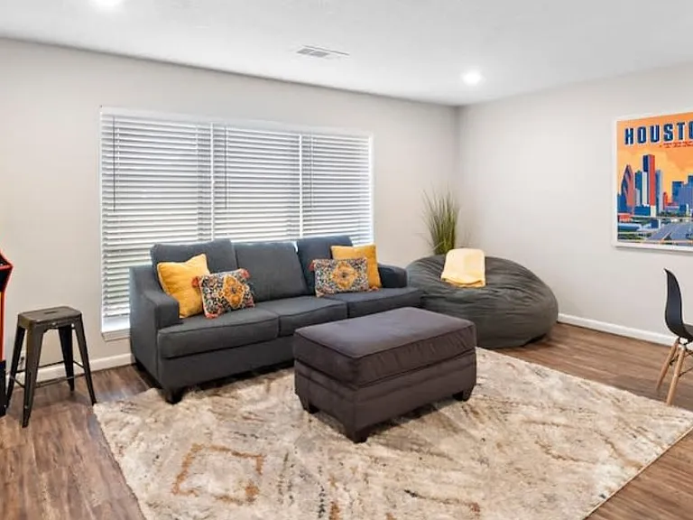 1302 Meadow Lark St — Photo 15