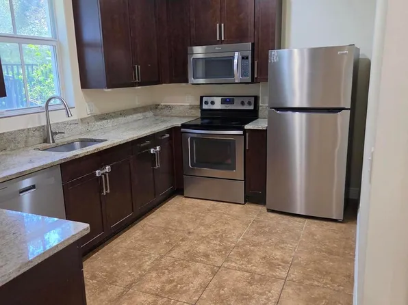 6994 Long Pine Cir, Pompano Beach, FL 33073