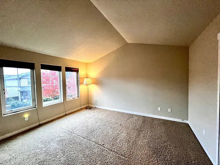 429 SW 202nd Ter — Photo 5